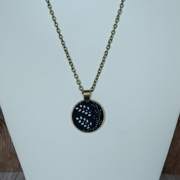 "Papraď UNESCO Heritage "Modrotlač" Blueprint Necklace - Artisan Crafted - Picture 2 of 6